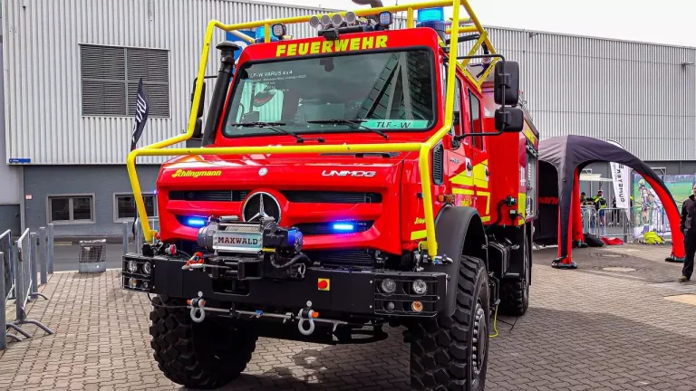Neue Tanklöschfahrzeuge (TLF-W) für Waldbrände der Berufsfeuerwehr Stuttgart auf der Interschutz 2022 vorgestellt