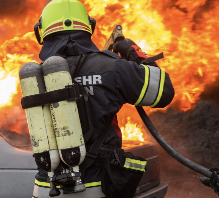 Fahrzeugbrand führt zu Feuerwehreinsatz